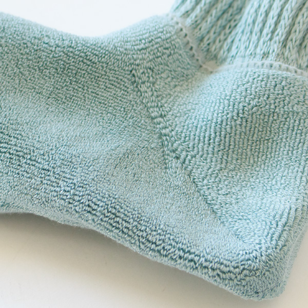 足をやさしく温めます 足をやさしく温めます