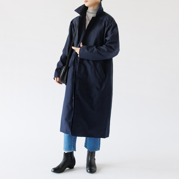 襟を立てて(身長163cm、NAVY) 襟を立てて(身長163cm、NAVY)