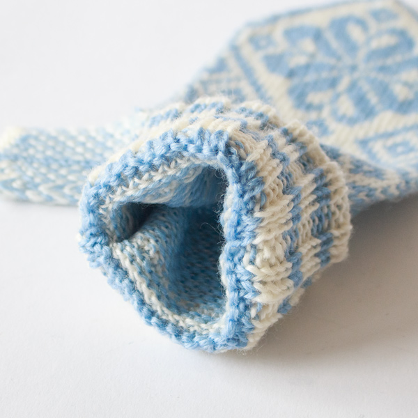 冷たい外気を遮ってくれる(BLUE) 冷たい外気を遮ってくれる(BLUE)