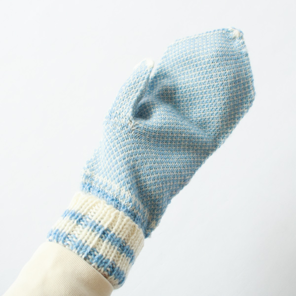 表裏でデザインが違います(BLUE) 表裏でデザインが違います(BLUE)