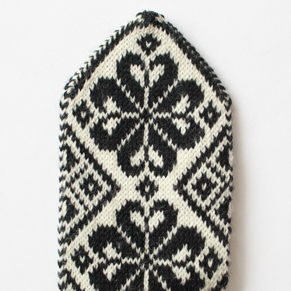 丈夫に仕上がる角ばったシルエット(BLACK) 丈夫に仕上がる角ばったシルエット(BLACK)