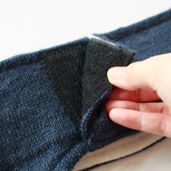 マジックテープでサイズ調整が可能(HEADBAND-NAVY) マジックテープでサイズ調整が可能(HEADBAND-NAVY)