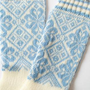 幾何学的な雪の結晶や花のようなモチーフ(BLUE)