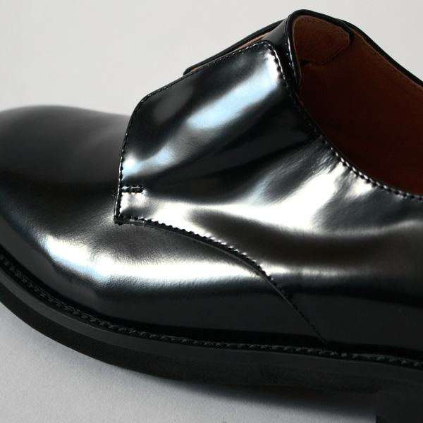 上品な艶のレザー 上品な艶のレザー