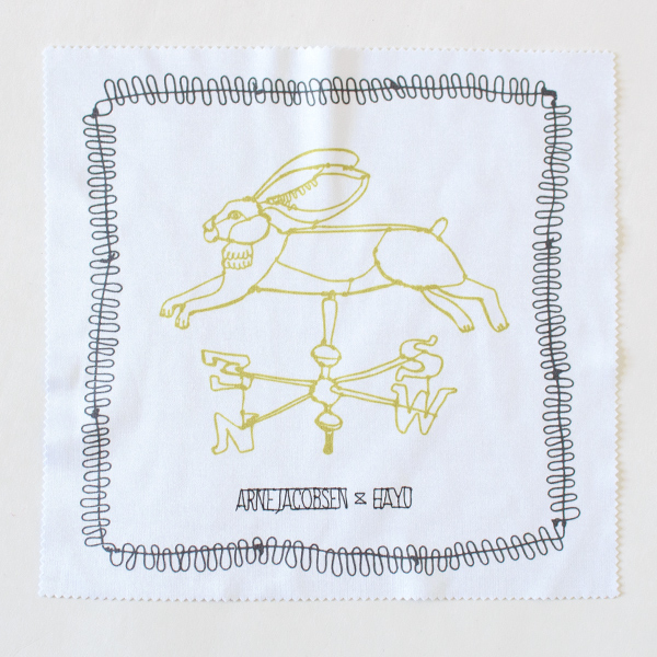 HAyUのワイヤーアートをデザインした、ウォッチクロス付き