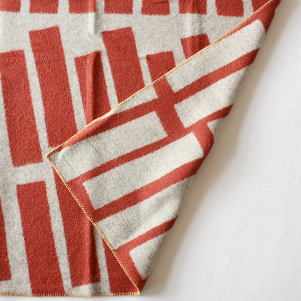 裏側は色が反転するリバーシブル仕様(ブラウン) 裏側は色が反転するリバーシブル仕様(ブラウン)