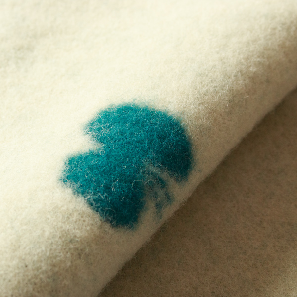 裏側は色が反転します。（ブルーグリーン）