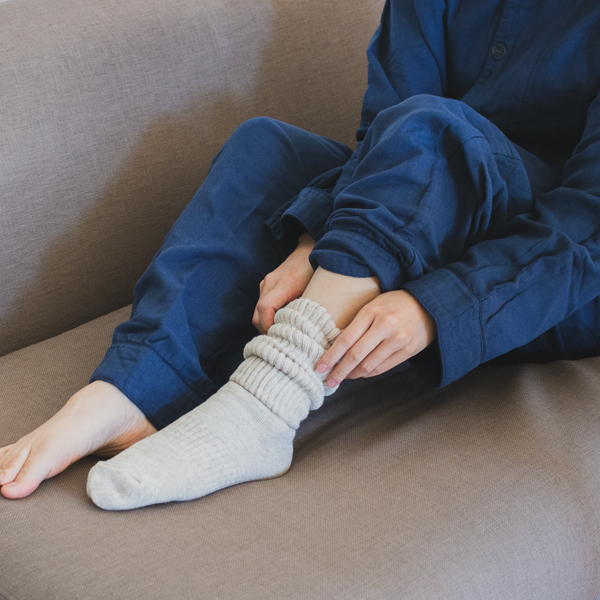 履くだけで足先までぽかぽかと暖かい靴下と一緒に