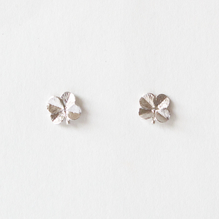 【限定入荷】フォーリーフ クローバー ピアス