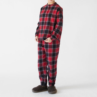 身長163cm・RED×BLACK