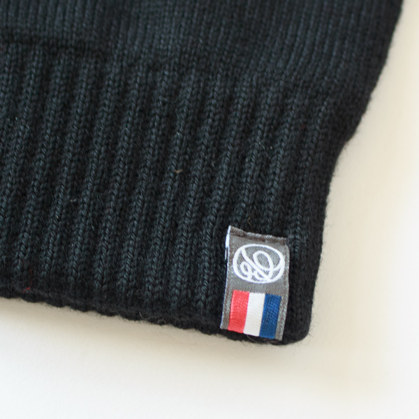 ブランドロゴがさりげないアクセントに(Roc) ブランドロゴがさりげないアクセントに(Roc)