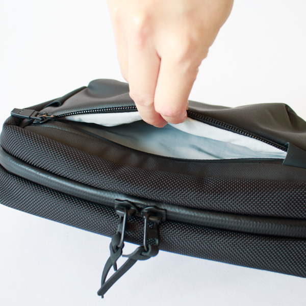 フロントポケット