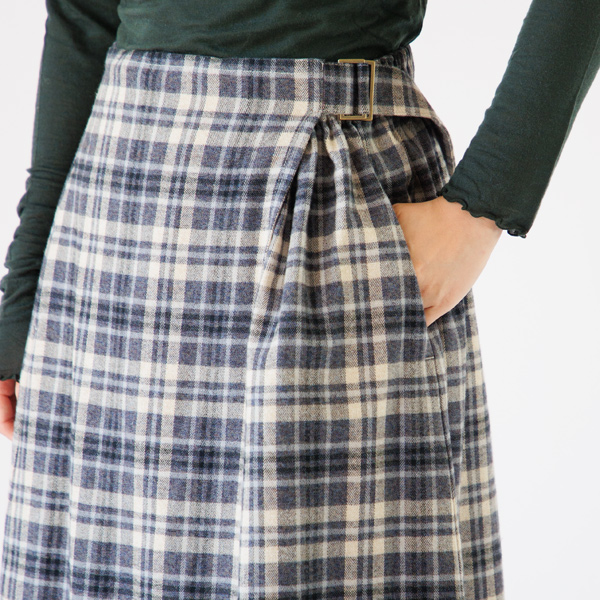 両脇にシームポケット付き(身長160cm・BLUE) 両脇にシームポケット付き(身長160cm・BLUE)