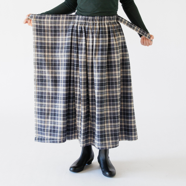 ギャザースカートの上にラップ布がある仕様(身長160cm・BLUE) ギャザースカートの上にラップ布がある仕様(身長160cm・BLUE)