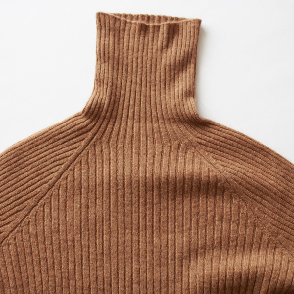 優しく包むハイネック(キャメル) 優しく包むハイネック(キャメル)