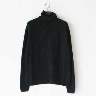 ベビーキャメル リブタートルセーター