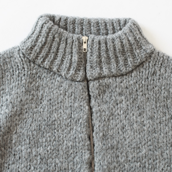 脱ぎ着しやすいジップタイプ。 脱ぎ着しやすいジップタイプ。