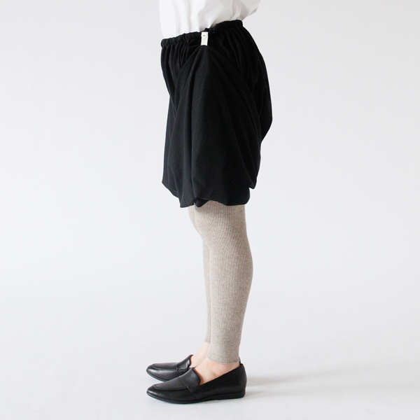 ボタンで留めて、トイレも安心(Black) ボタンで留めて、トイレも安心(Black)