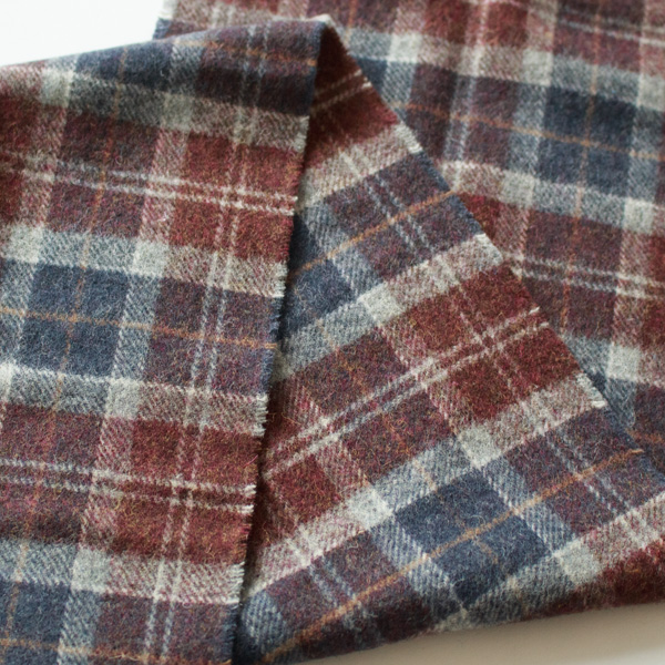 BARBOURらしいタータンチェック(MIDNIGHT OAK TARTAN)