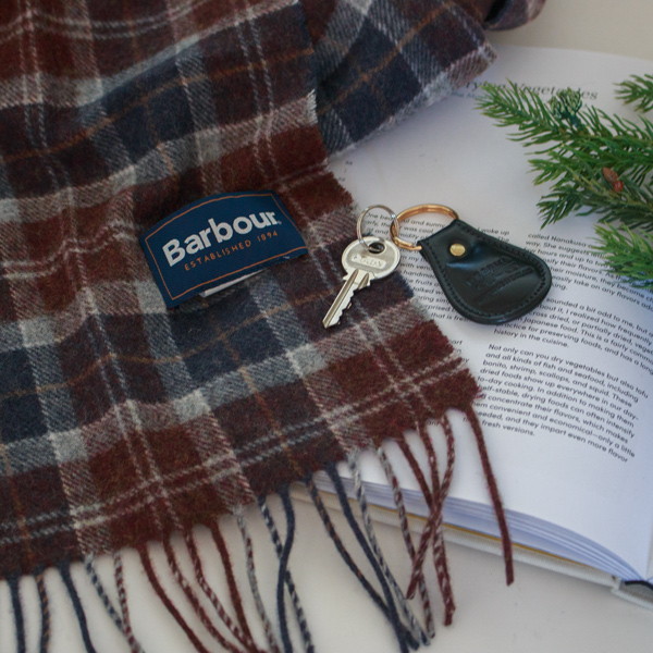 BARBOURらしいタータンチェック(MIDNIGHT OAK TARTAN)