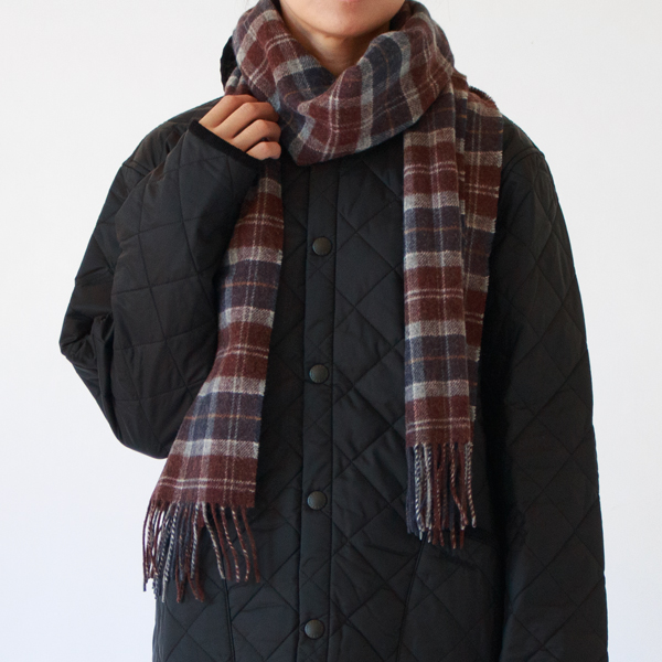 男女問わず身につけられるデザイン、サイズ(MIDNIGHT OAK TARTAN)