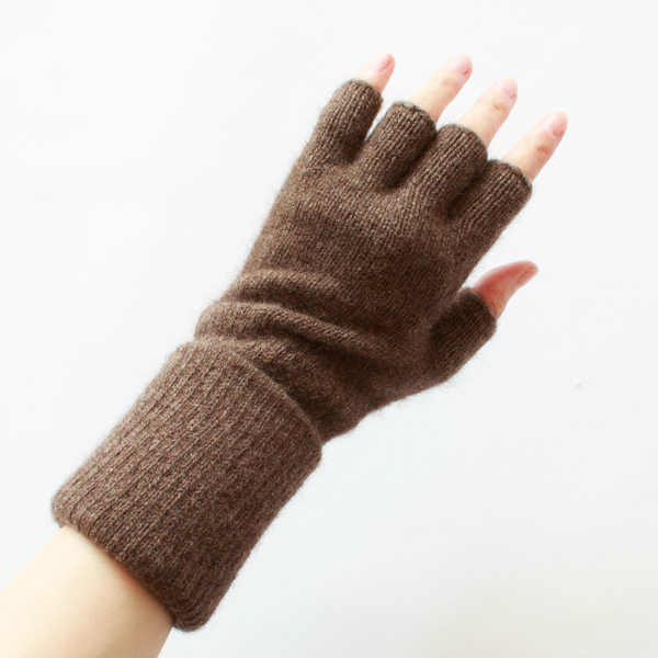 スマートフォンの操作や細かな作業もできて便利