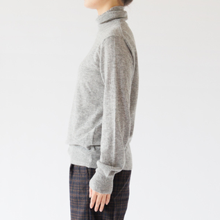 Light Grey、身長：163cm