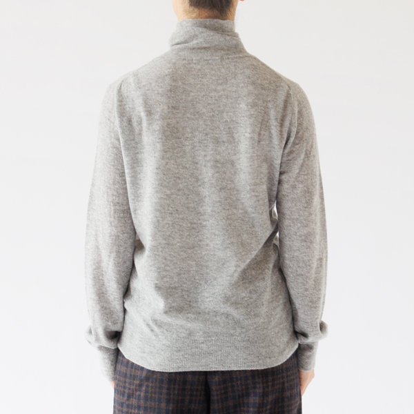 Light Grey、身長：163cm