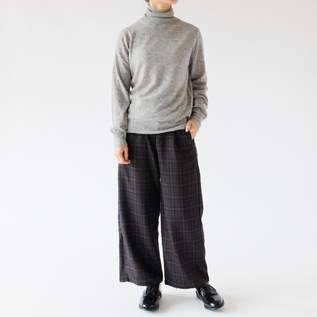 Light Grey、身長：163cm
