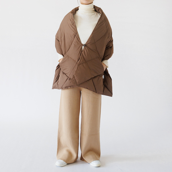 Brown、身長:163cm Brown、身長:163cm