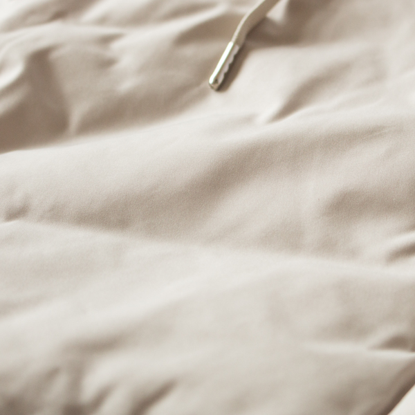 顔周りを明るく見せるGreige 顔周りを明るく見せるGreige