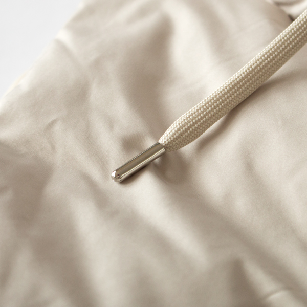 顔周りを明るく見せるGreige