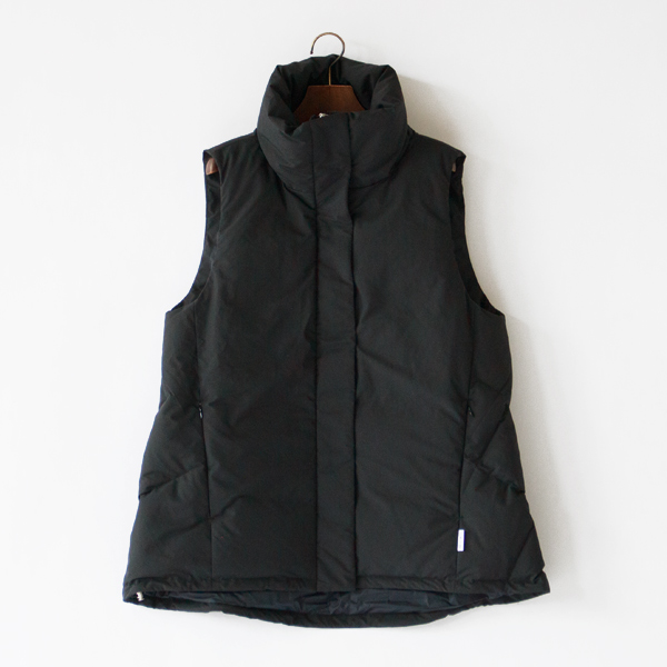 スタンドカラーダウンベスト(Black)