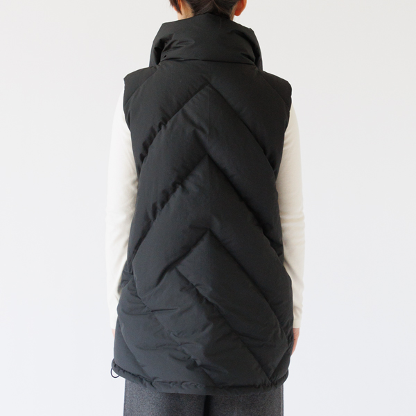 Black、身長：163cm