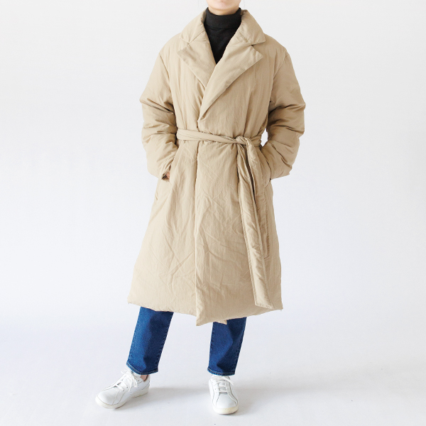 同素材のベルトが付属しています。 同素材のベルトが付属しています。