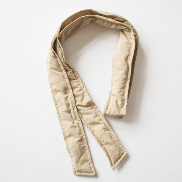 同素材のベルトが付属しています。 同素材のベルトが付属しています。