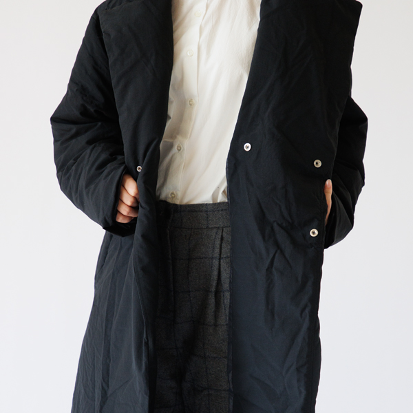 フロントはホックで留める仕様です。 フロントはホックで留める仕様です。