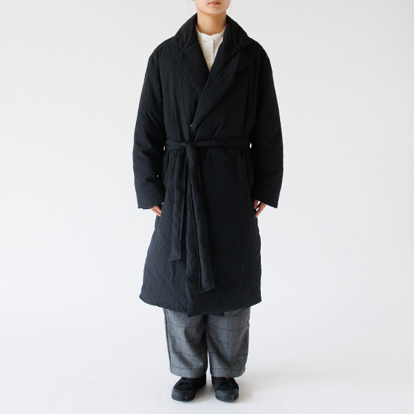 同素材のベルトが付属しています。 同素材のベルトが付属しています。