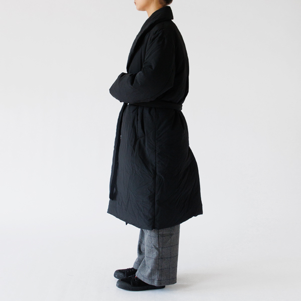 同素材のベルトが付属しています。 同素材のベルトが付属しています。