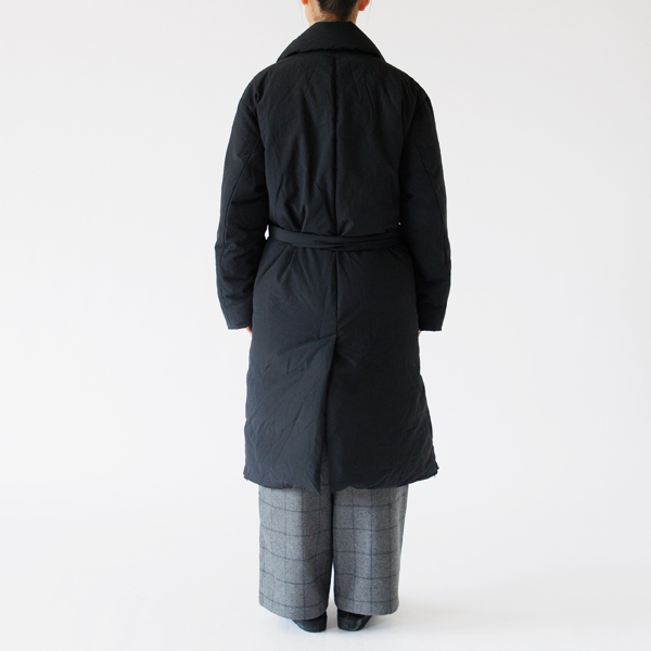 同素材のベルトが付属しています。 同素材のベルトが付属しています。