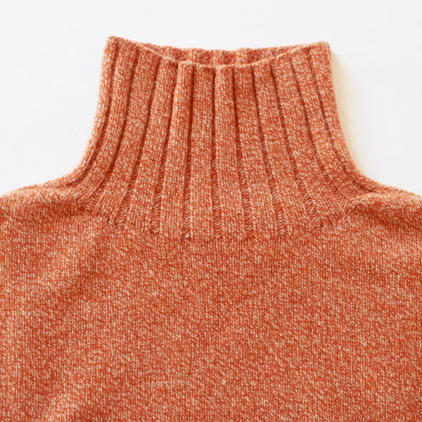 リブ編みがアクセントのタートルネック リブ編みがアクセントのタートルネック