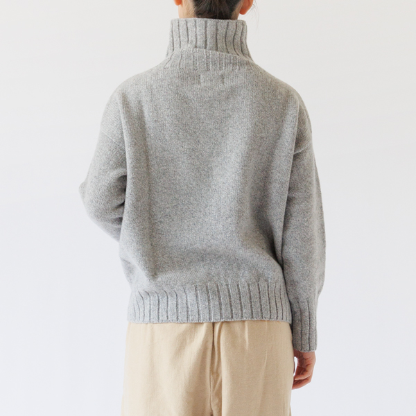 窮屈感のない程よい身幅 窮屈感のない程よい身幅