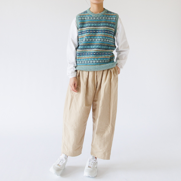 ノルディック柄ベスト　身長163cm  サイズ38着用