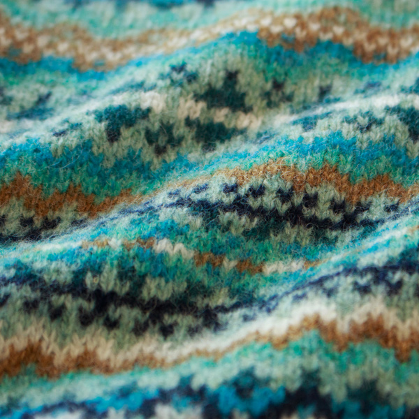 季節感のあるセーターです