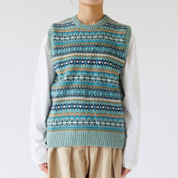 ノルディック柄ベスト　身長163cm  サイズ40着用