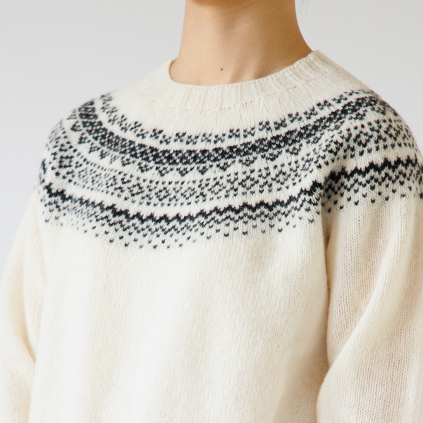 モノトーンで大人っぽく着ることができます モノトーンで大人っぽく着ることができます