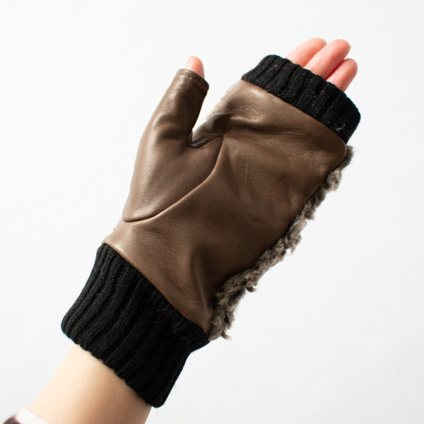 女性用ボア指なし手袋 BROWN 女性用ボア指なし手袋 BROWN