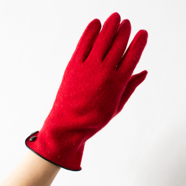 日本の職人の技術を結集したフィット感(RED) 日本の職人の技術を結集したフィット感(RED)