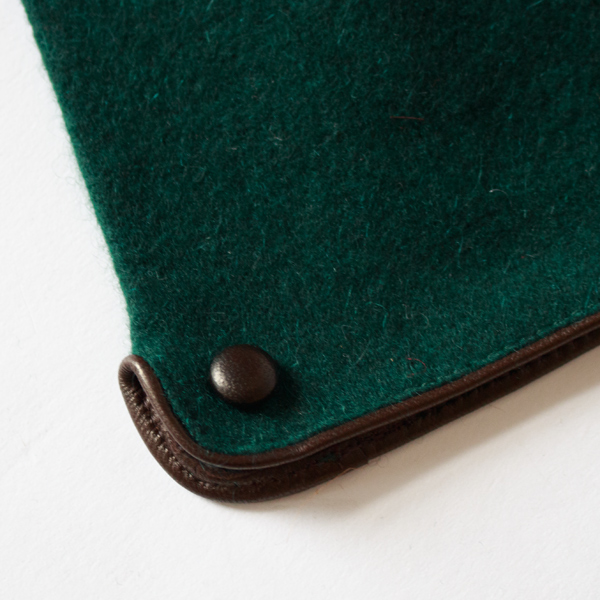 ブラウンのクルミボタン(DARK GREEN) ブラウンのクルミボタン(DARK GREEN)