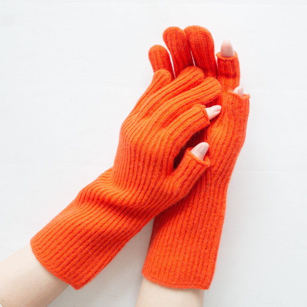 しなやかで動かしやすいニット(ORANGE) しなやかで動かしやすいニット(ORANGE)